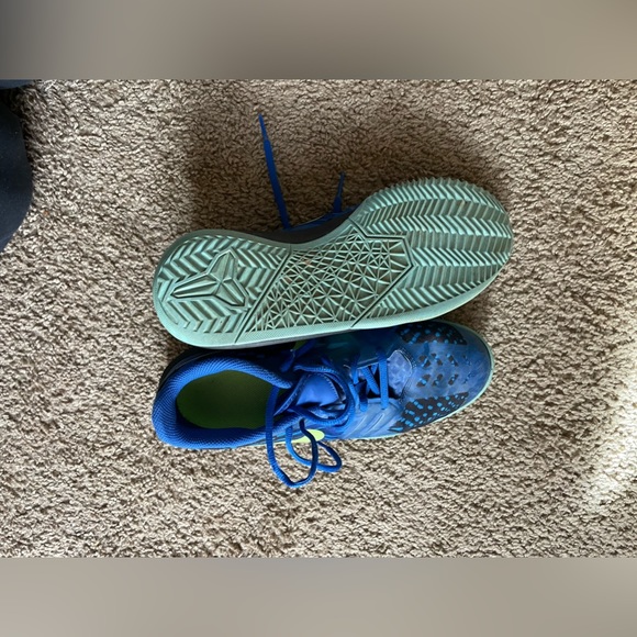 Kobe’s - Picture 3 of 7